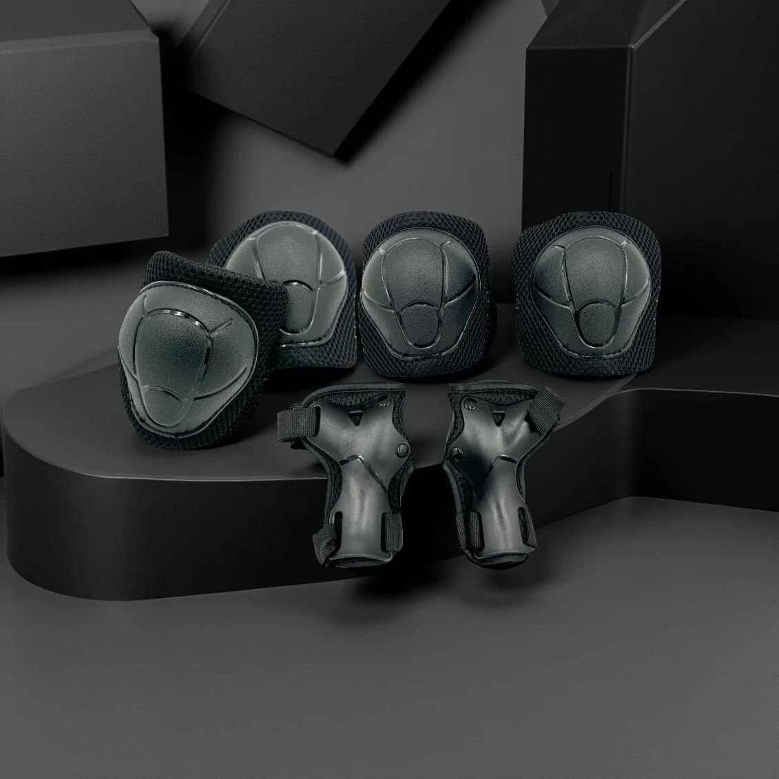 Sada 6 dětských chráničů Skitt,velikost S, Černá chrániče 2